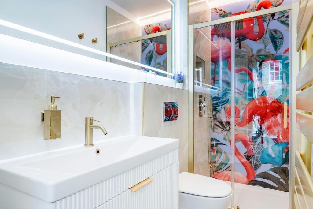 House 10 Mins To Tower Bridge Hot Tub & Parking Villa London Bagian luar foto