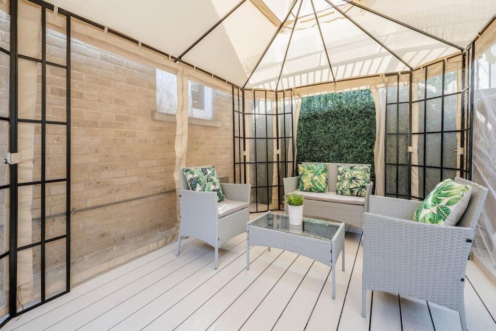 House 10 Mins To Tower Bridge Hot Tub & Parking Villa London Bagian luar foto